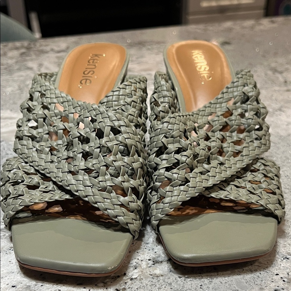 Kensie Women's Green Woven Block Heels 6 - Picture 3 of 9